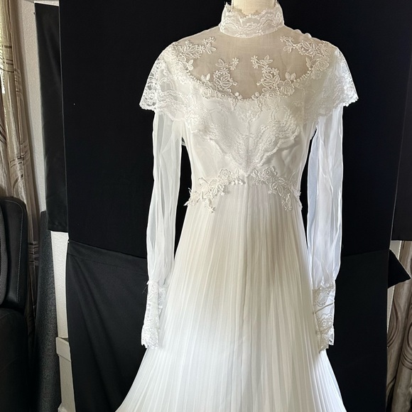 Vintage Union Made 60’s/70’s White Chiffon and Lace...